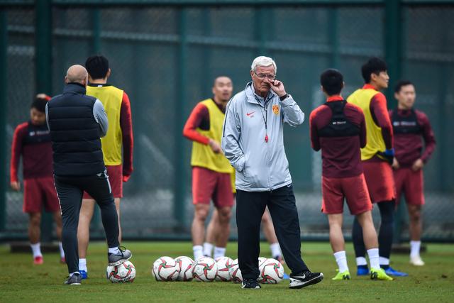 卢克肖又受伤了！距离上次复出踢了3场比赛98分钟